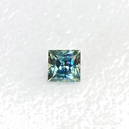 0.46 carat GREEN Princess Safyras (1)