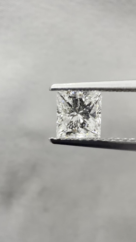 0.97 carat H-VS1 Natūralus Princess Deimantas (1)