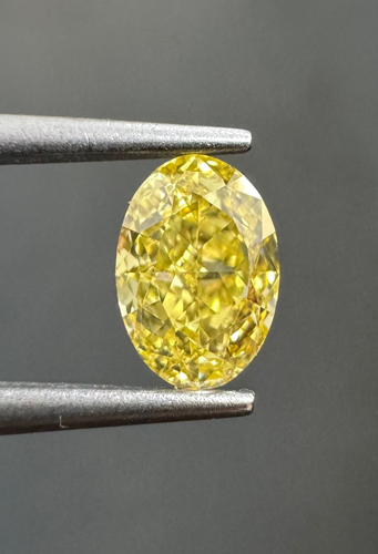 0.5 carat Fancy Intense Yellow-VS2 Natūralus Oval Deimantas (1)