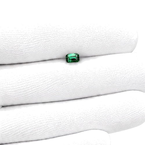 0.55 carat GREEN Emerald Smaragdas (1)