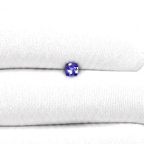 0.62 carat BLUE Cushion Safyras (1)
