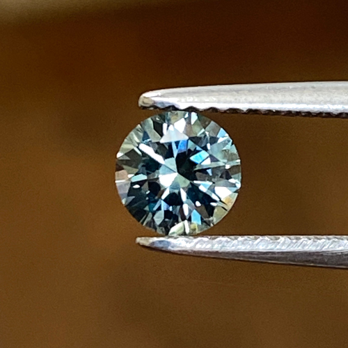 0.64 carat GREEN Round Safyras (1)