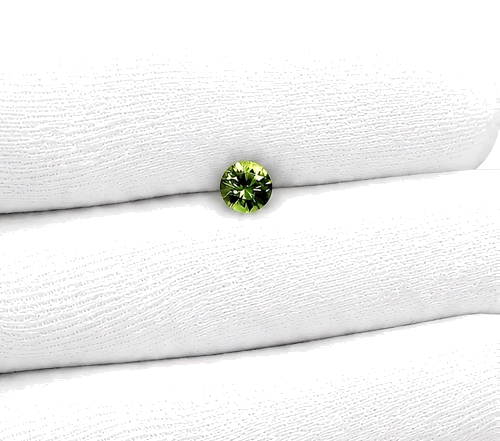 0.63 carat GREEN Round Safyras (1)