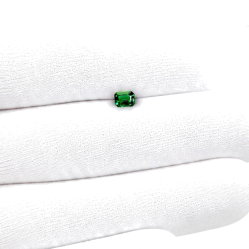 0.37 carat GREEN Emerald Smaragdas (1)
