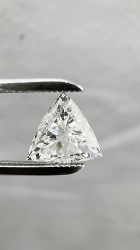 0.6 carat H-SI1 Natūralus Triangular Deimantas (1)