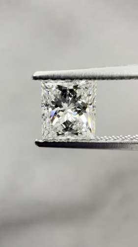 0.94 carat H-SI2 Natūralus Princess Deimantas (1)