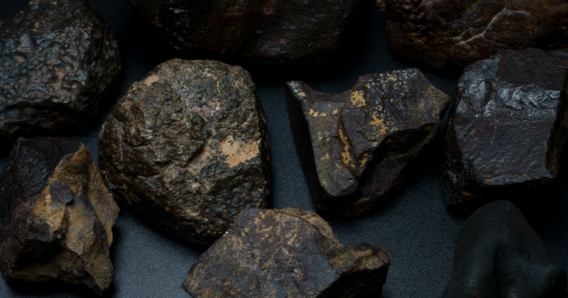 įvairūs meteoritai